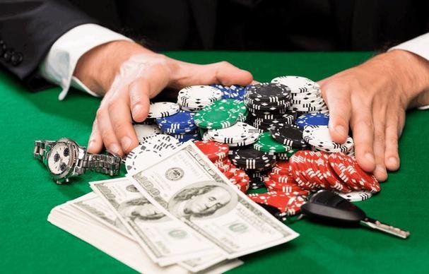 Tampilan aplikasi sportsbook dan live casino di perangkat mobile Indonesia